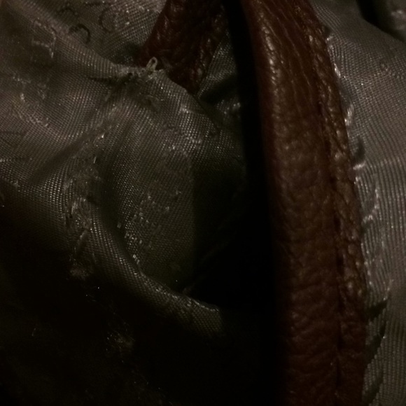 Simply Vera Handbag (color true to photos) - Picture 8 of 8